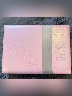 Sex and the City: The Movie - The Wedding Collection (Pink)